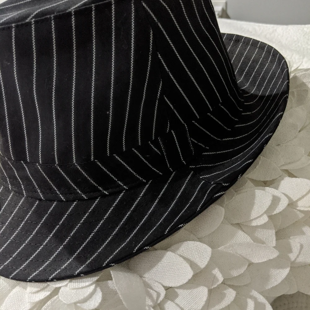 Vintage Black pinstripe Mobwife fedora - Picture 3 of 4